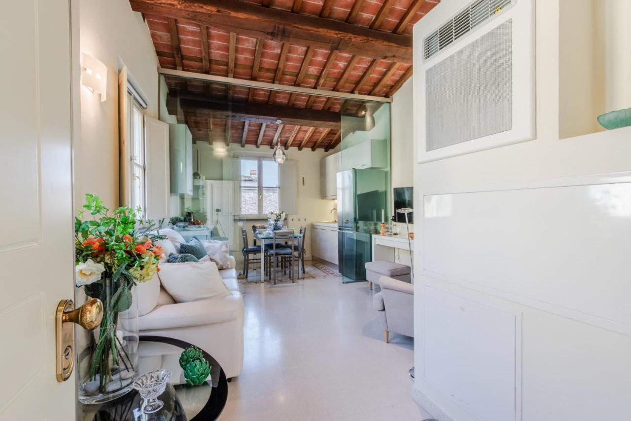 Helene Smart Flat With Elevator Inside Lucca Appartement Buitenkant foto
